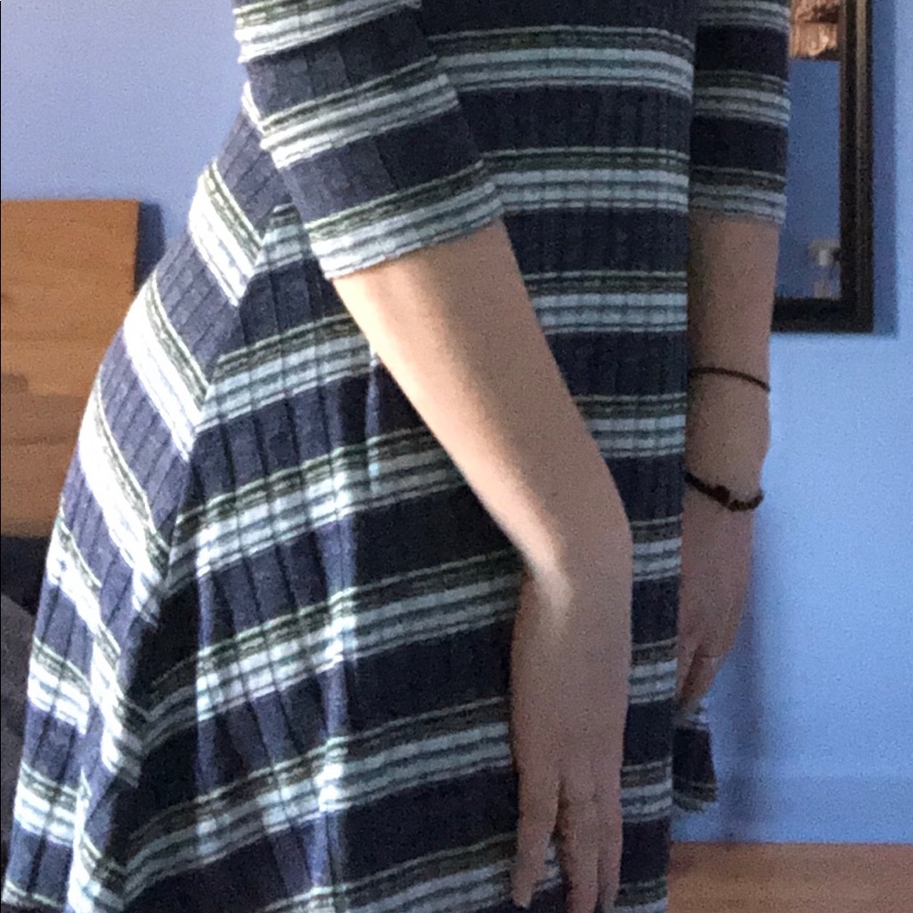 Never worn midi dress from francescas - Picture 2 of 4